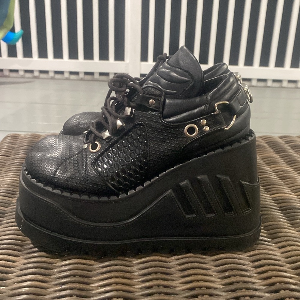 Women’s vintage goth Demonia creeper shoes